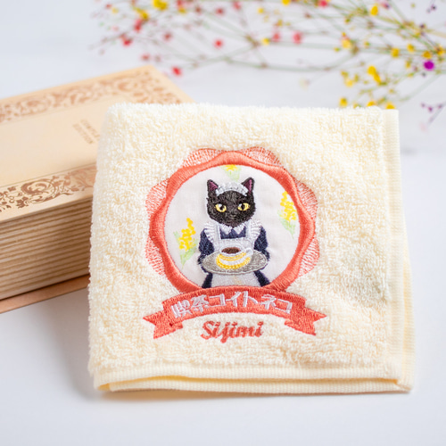猫種4種類メイド猫さんの刺繍ハンカチ｜名入れハンドタオル