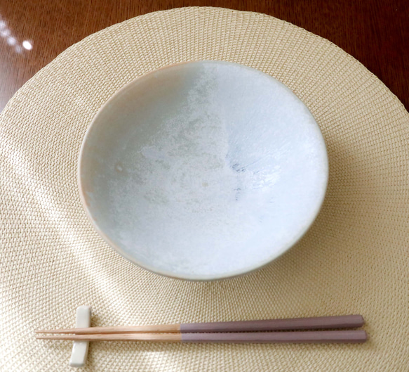 白い結晶釉の中鉢 5枚目の画像