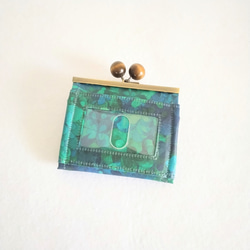 リバティ ラミネート エメラルドベイ（グリーン） 木玉浮足がま口パスケース・コンパクトがま口財布 1枚目の画像