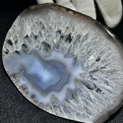 A-21　天然石アゲート（瑪瑙）& 水晶　プレート　スライス　ナチュラル　無染色　アイリス水晶系　天然石インテリア・置物 2枚目の画像