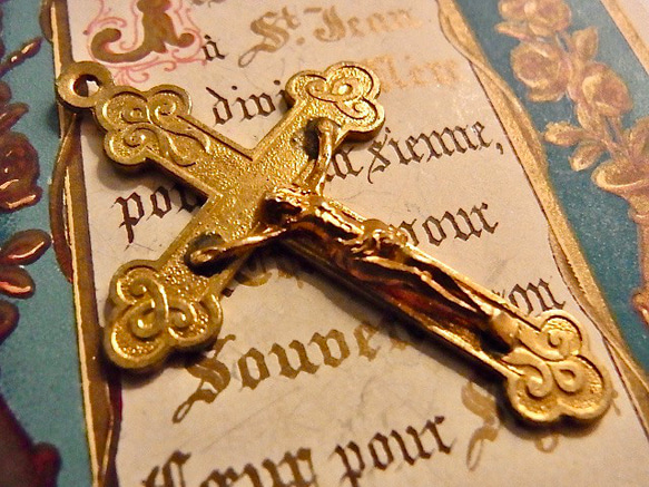 フランス ヴィンテージ デッドストック 金メッキ クロス 3種 キリスト 十字架 チャーム 4枚目の画像