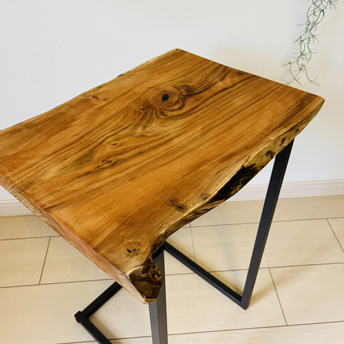 サイドテーブル ソファテーブル 桜の木 一枚板 コーヒーテーブル