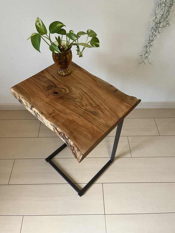 桜の木　一枚板　ソファテーブル　コーヒーテーブル　サイドテーブル 1枚目の画像