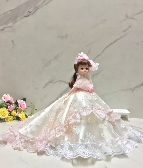 リカちゃん用可愛いさくら色の2wayドレス〜オーバースカート&パニエ付き 4枚目の画像