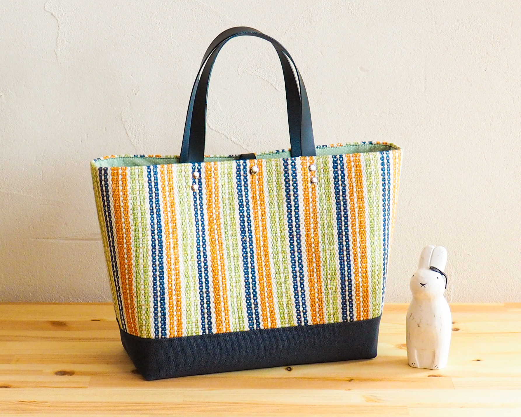 【SALE】春のマルチボーダー手織り布のたっぷりトート（紺）