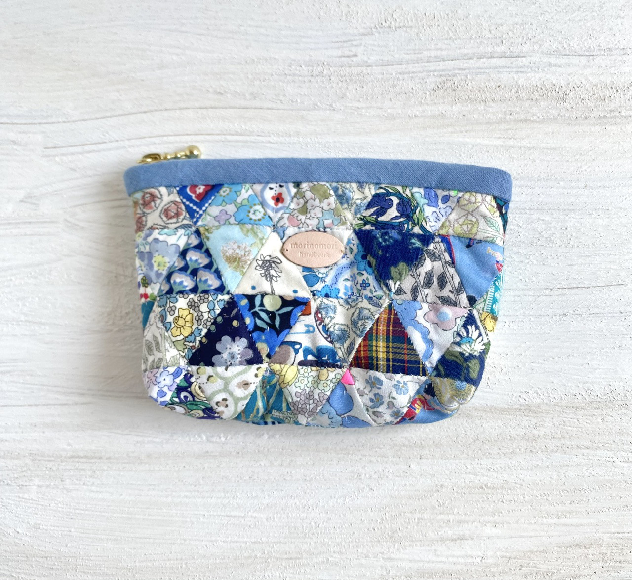 ♡スマホポーチ♡ハンドメイド　パッチワーク　アレキサンダーヘンリー ♡スマホポーチ♡ハンドメイド パッチワーク アレキサンダー