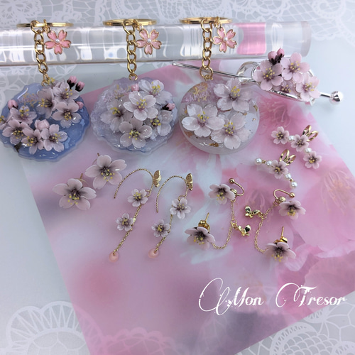 桜咲き乱れるバッグチャーム【キーチャーム】 バッグチャーム かおりん