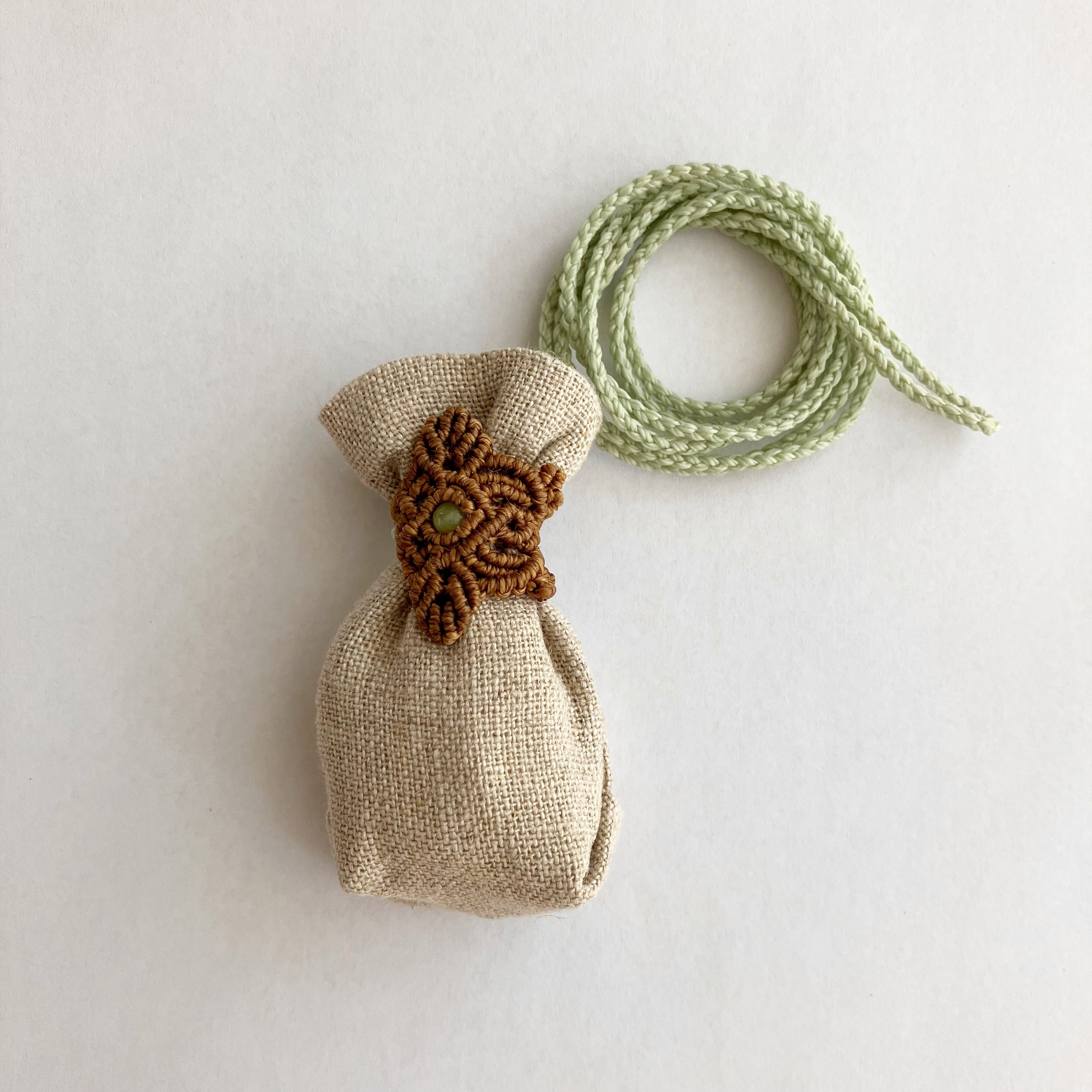 ＊お守りネックレス＊　茶系×天然石　マース袋　塩袋　お守り袋　お守りケース　お守入れ　宝物入れ　お守り袋＋首掛け　護符入