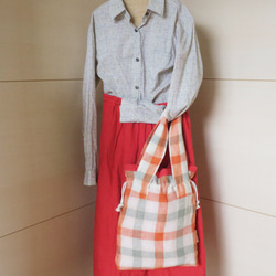 【母の日早割】イタリー製リネンの巾着バッグ 4枚目の画像