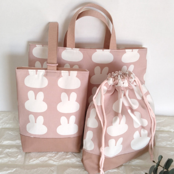 刺繍生地バッグ❄︎ マチ付きレッスンバッグ❃︎フラミンゴ（ネイビー