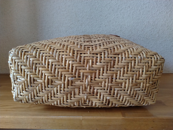 北海道十勝バスケット　皮籐かごバッグ　生成り 