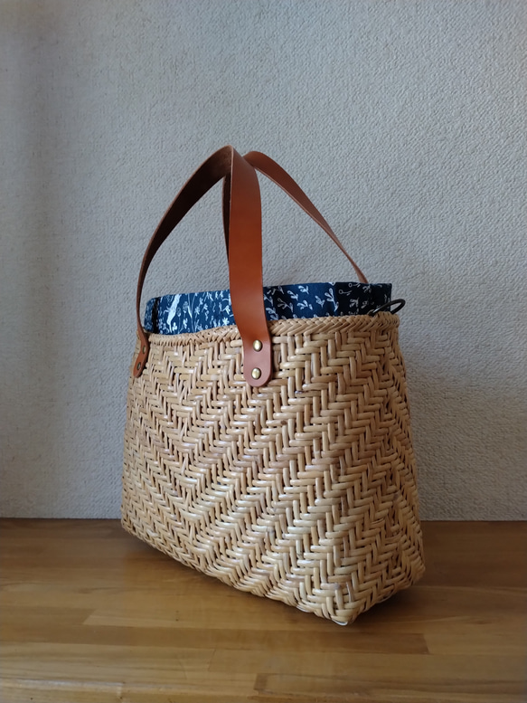 北海道十勝バスケット　皮籐かごバッグ　生成り 