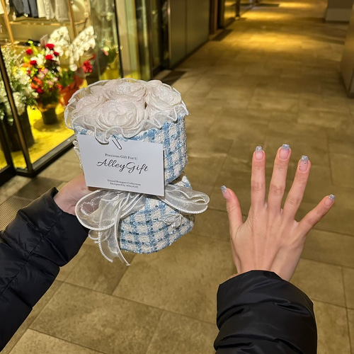 ❤︎様確認用ワンホンブーケ グリッターローズを24本使用 赤色ベースワンホンブーケ | 話題の