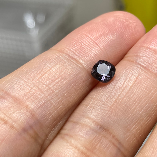 RS4-62 宝石質 洗練の高級感至極色 スピネル ミャンマー産