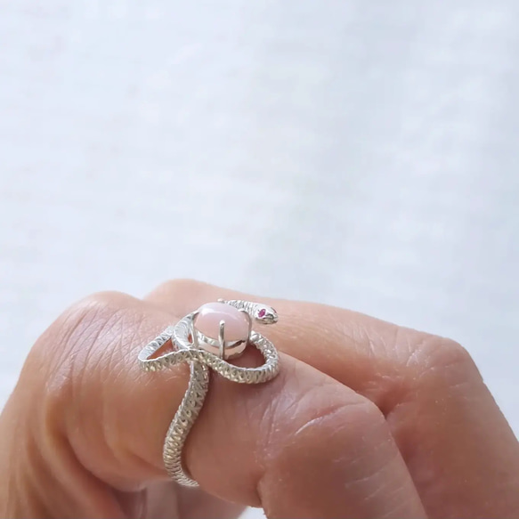 【 桜ピンク 蛇の指輪 】蛇リング  蛇指輪 蛇アクセサリー  蛇アクセサリー 蛇ジュエリー スネークリング 桜 ピンク 6枚目の画像