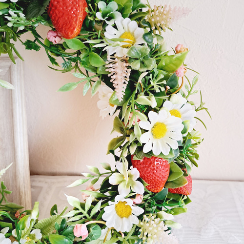 いちごのリース(アーティフィシャルフラワー使用、約24cm) 造花