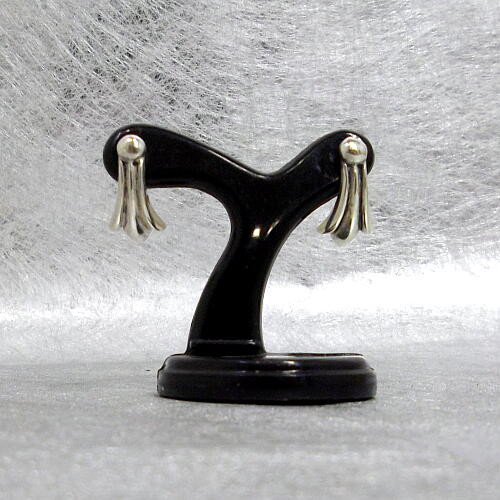 送料無料！ティアドロップ両耳2個セット・シルバー925製のピアス！