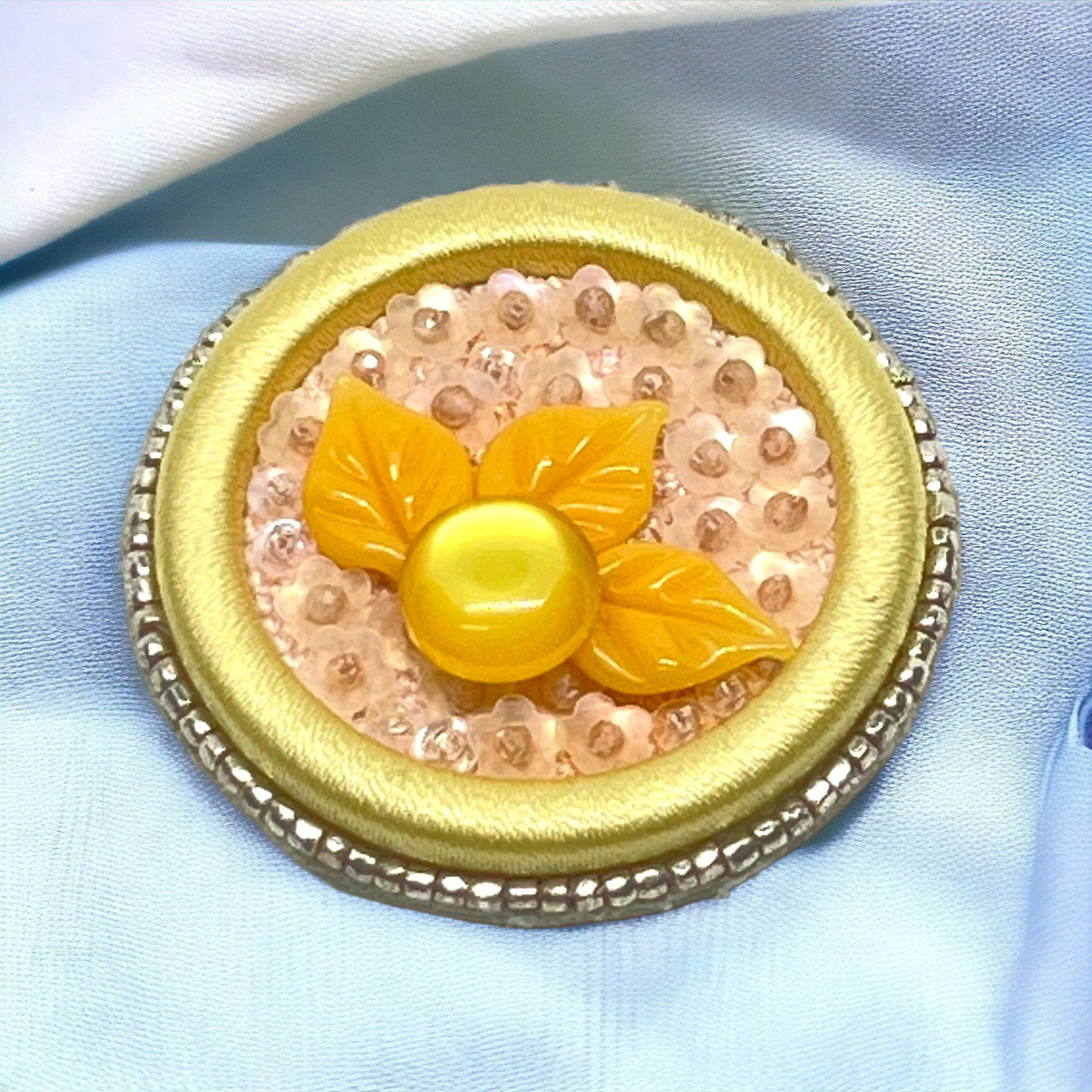 オレンジムーンストーンの刺繍ブローチ　l-bczc003bro　★アートアクセサリー★