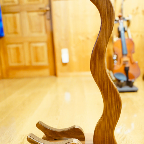 24時間以内に発送】手作り木工 木製バイオリンスタンド （ニス仕上げ