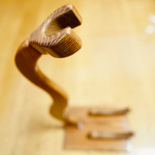 24時間以内に発送】手作り木工 木製バイオリンスタンド （ニス仕上げ