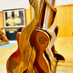 【24時間以内に発送】手作り木工　木製ギタースタンド （オイル仕上げ） ６本掛け 5枚目の画像