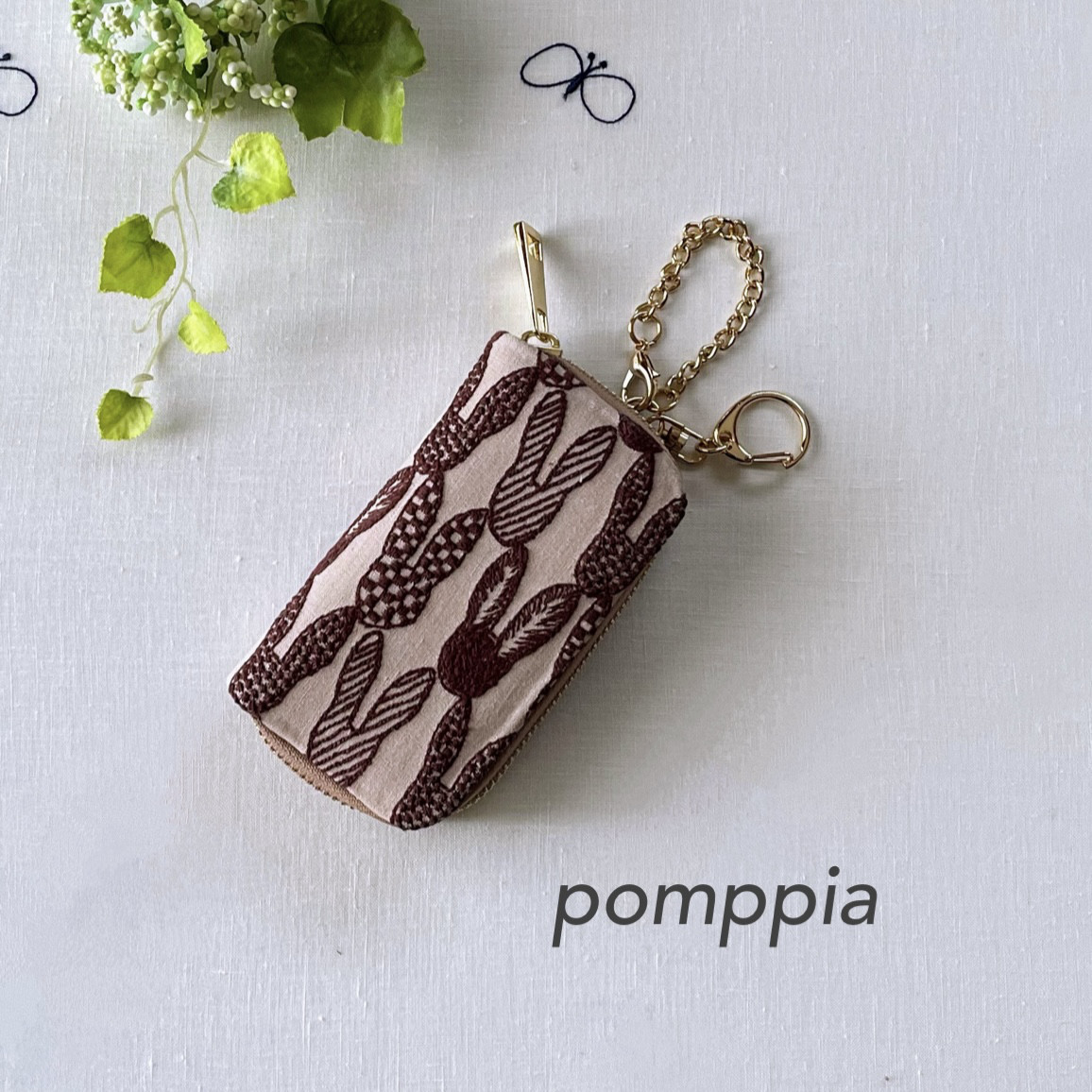 ミナペルホネン　キーケース　pomppia