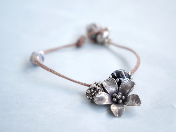 -Old venice beads・Flower- code bracelet 2枚目の画像