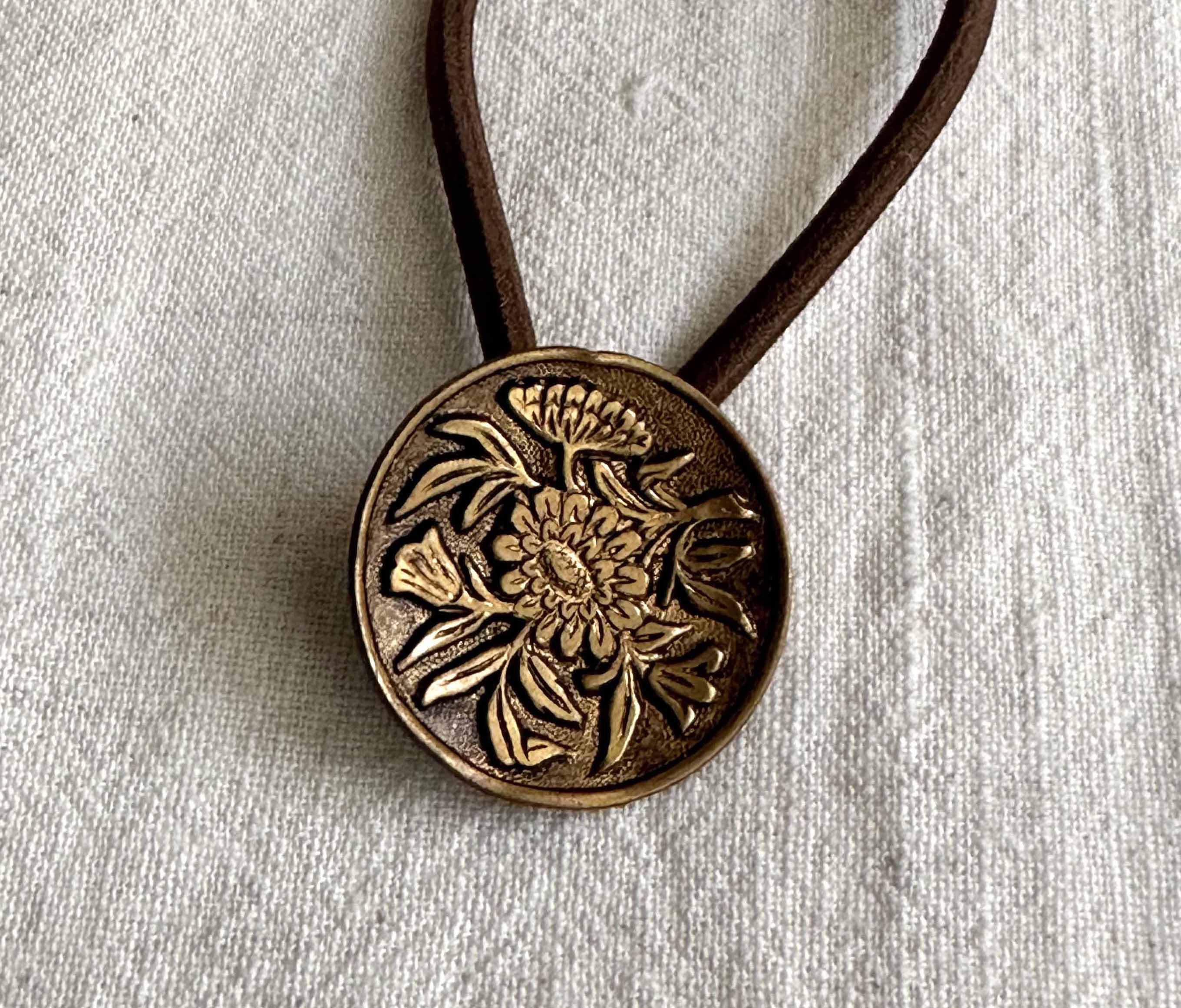 アンティークボタンヘアゴム／芍薬ボタン（AFB-198)