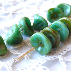 花　オールドグリーン　チェコビーズCzech Glass Beads10個 2枚目の画像