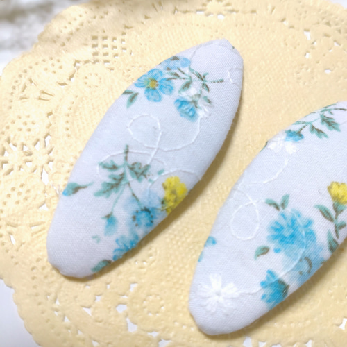 水色 小花のパッチンピン 2本セット ヘアピン ほのか 通販｜Creema 