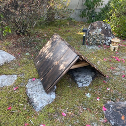 日本みつばち用 飼育箱 点検しやすい 重箱式巣箱 観察窓3窓付 杉材 桜材 三角バーすのこ 台と屋根付 3段フルセット 19枚目の画像