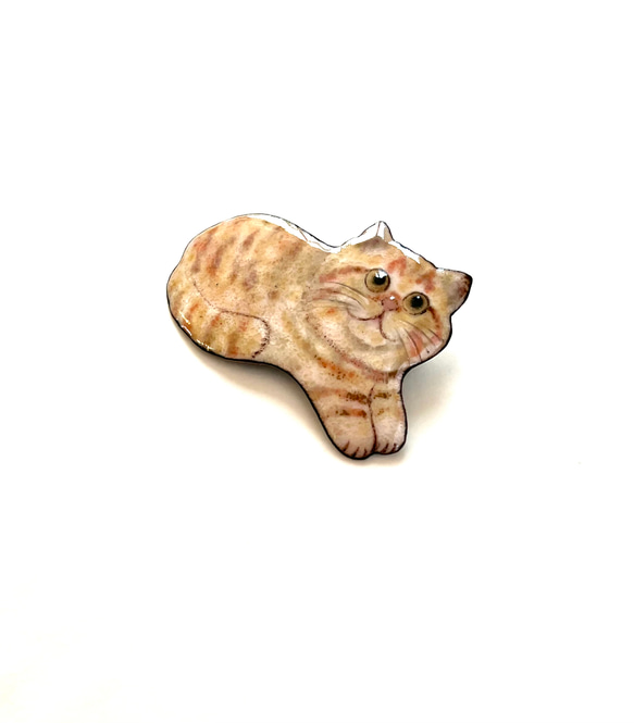 七宝焼　しっぽう焼き　ブリティッシュショートヘア猫さんのブローチ 2枚目の画像