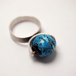 威尼斯穆拉諾琉璃珠戒指 #GR004 黑底透明藍銀箔珠 第4張的照片