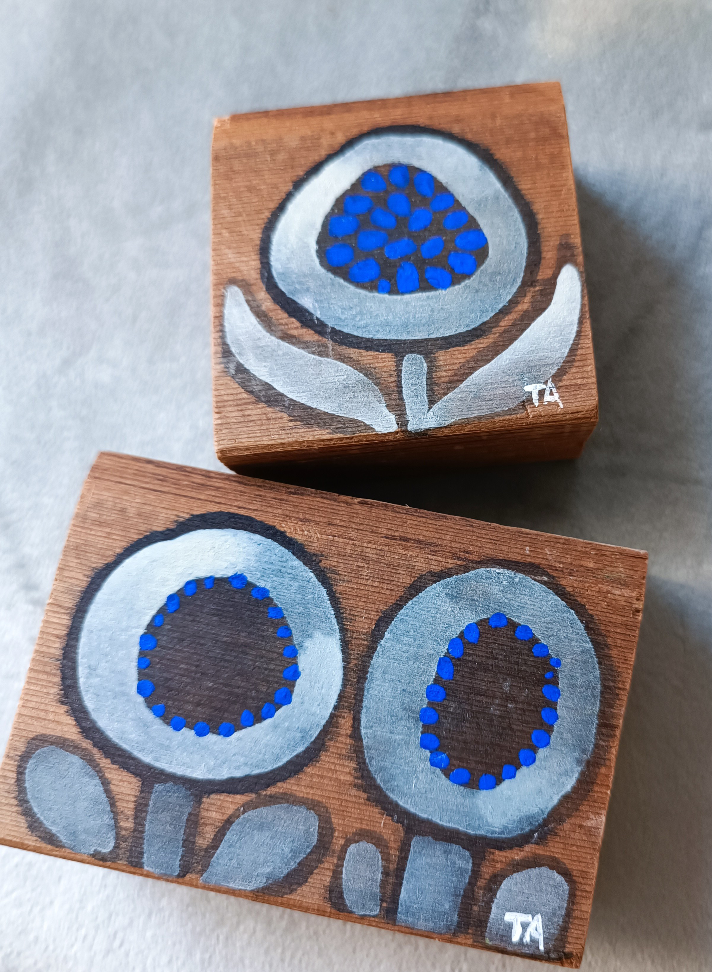 花蝶+silver ビーズ刺繍ブローチ ブローチ 月とザリガニ 通販