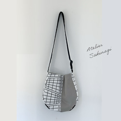 〈一点もの〉cut cloth bag ショルダーバッグ/monotone 1枚目の画像