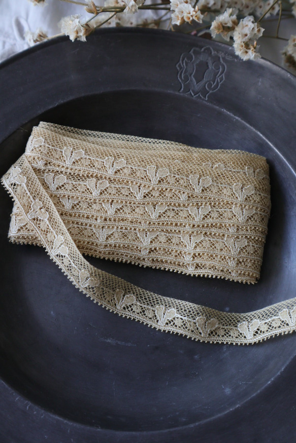 フランス 60㎝ アンティーク刺繍飾りレース C910 ベージュ フランス 60㎝ アンティーク刺繍飾りレース C910 ベージュ