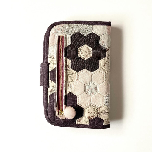 ヘキサゴンのパッチワークキルトマルチケース ポーチ lilla＊ 通販