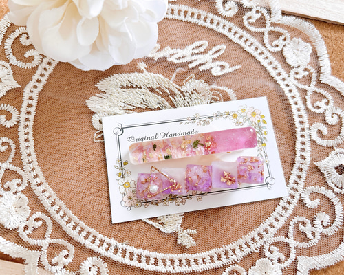 UV resin】簡単DAISO購入品&押し花で印鑑ケースを可愛く作る