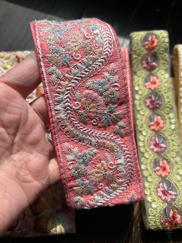 【限定販売】インド刺繍リボン　春色 はぎれアソート(a-2) 4枚目の画像