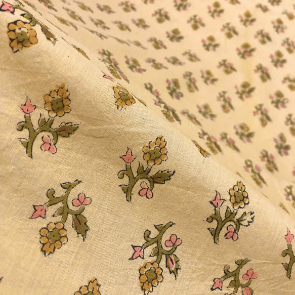 【50cm增量】米色布料黃色小花印度手工版畫布料棉質 第5張的照片
