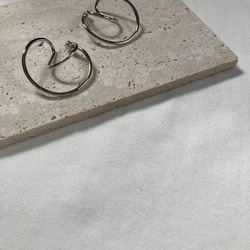 ーdouble  hoop ear cuffー　サージカルステンレス　イヤーカフ　イヤークリップ　イヤリング　フープ 5枚目の画像