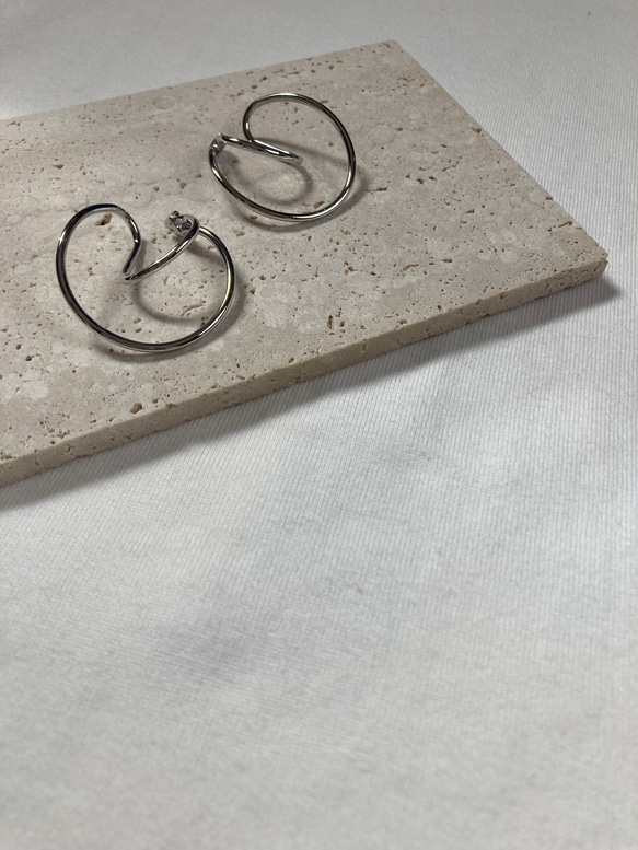 ーdouble  hoop ear cuffー　サージカルステンレス　イヤーカフ　イヤークリップ　イヤリング　フープ 5枚目の画像