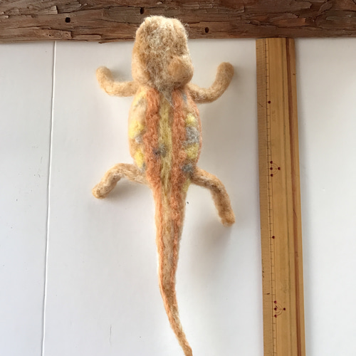 フトアゴヒゲトカゲ幼体 羊毛フェルト 羊毛フェルトで爬虫類「とか源