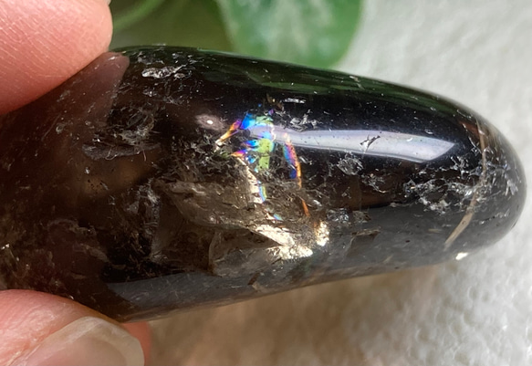 レインボー✨　カンゴーム　黒水晶　ケアンゴーム　原石　タンブル　握り石 2枚目の画像