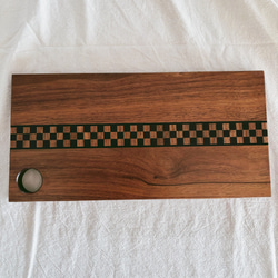 【送料込】カッティングボード 木製 まな板 ウッドボード 　チェッカーフラッグ柄 2枚目の画像