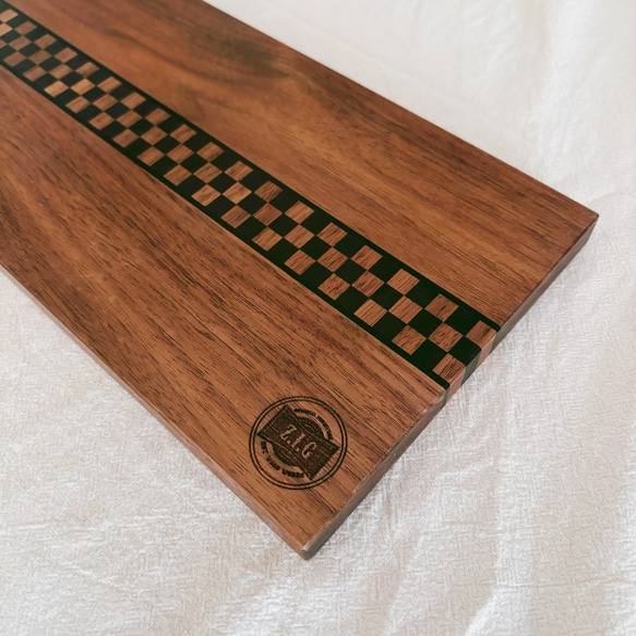 【送料込】カッティングボード 木製 まな板 ウッドボード 　チェッカーフラッグ柄 4枚目の画像
