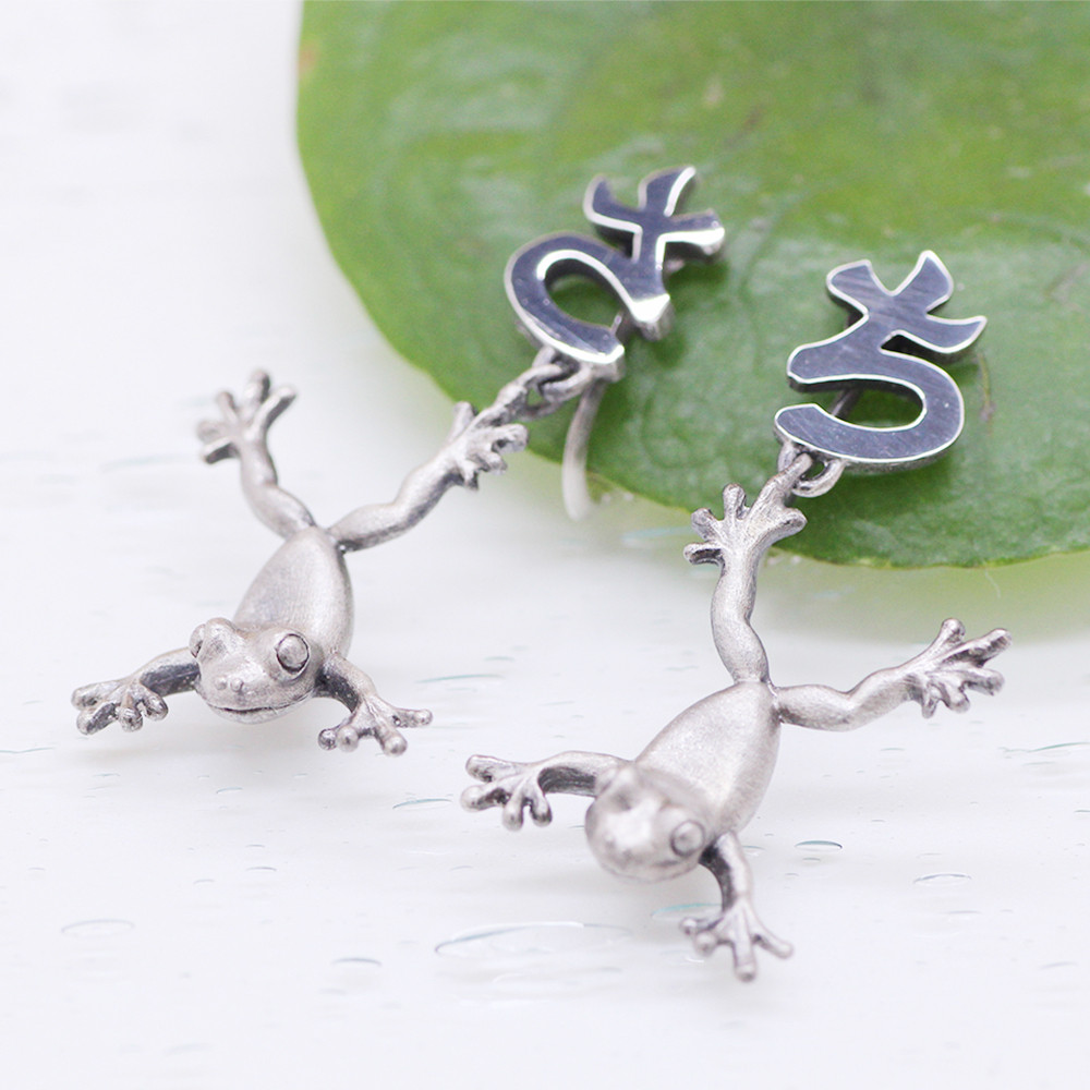 さ・ち・カエルのシルバーイヤリング（両耳）
