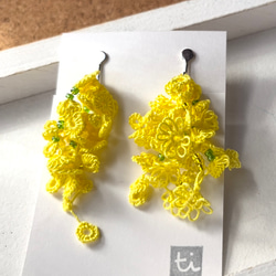 黄色いお花(ミモザ)のニッケルフリーイヤリング　アシンメトリー 10枚目の画像