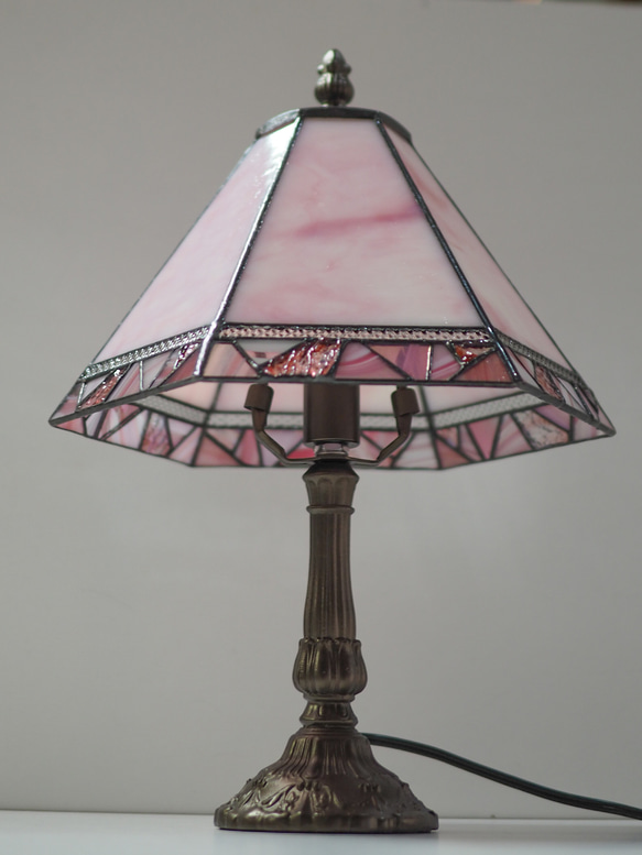 「シンプルなランプ202・ピンク」ステンドグラス 7枚目の画像