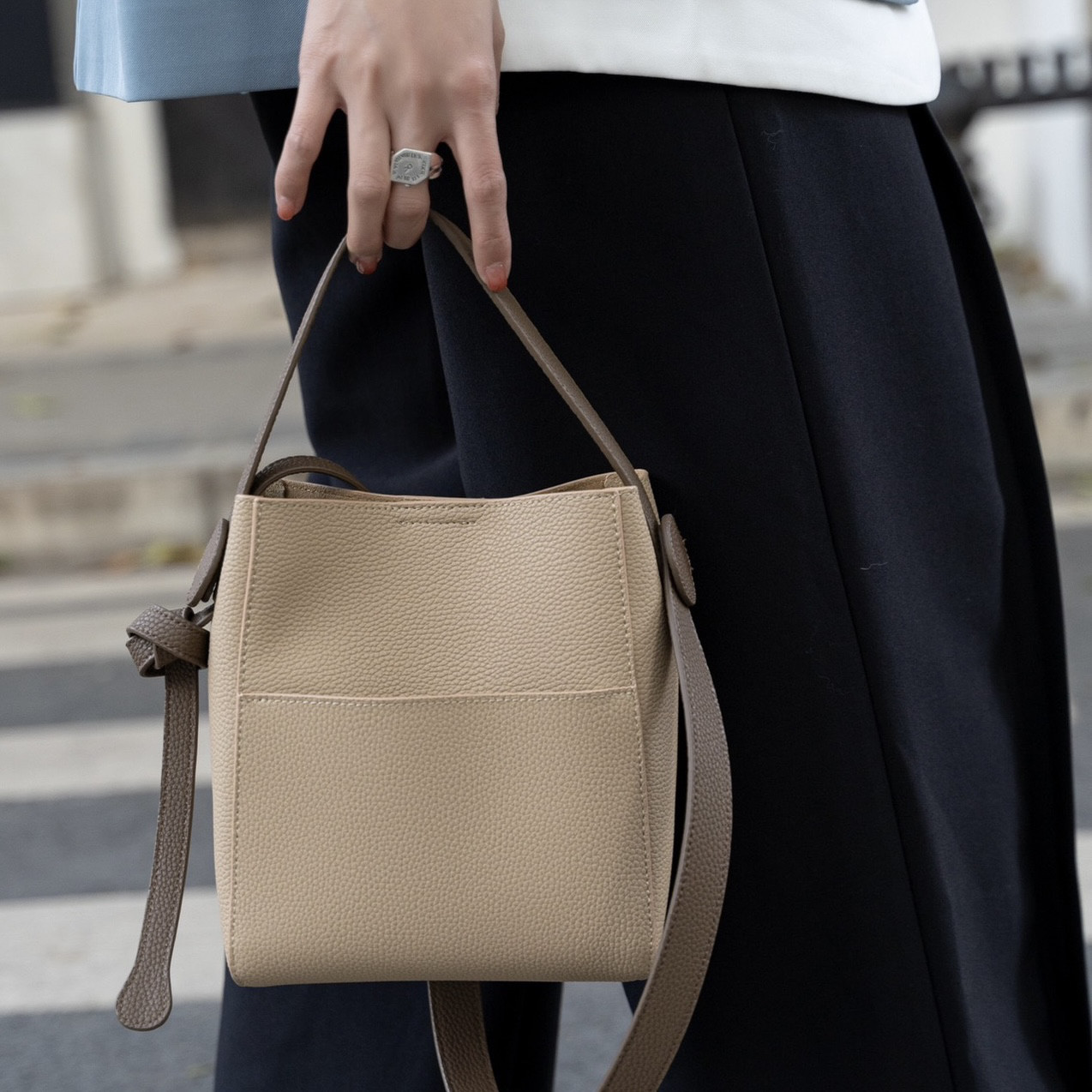 新型本革バッグクロスボディ通勤バッグ大容量ハンドバッグソフトレザーショルダーバッグ